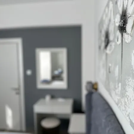 Myguest Gallus 111, Luxury 1 Bedroom *
